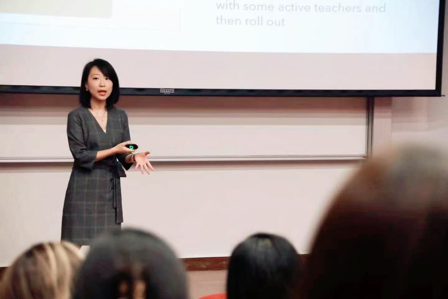 Sihan Zhou academic activity photograph 1